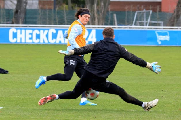 DEU, DFL, 2. FBL Hertha BSC, Training, 31.03.2026, Sportforum, Berlin, DEU, DFL, 2. FBL Hertha BSC, Training, im Bild Fabian Reese (Hertha BSC Berlin 11), Tjark Ernst (Hertha BSC Berlin 1) DFL - regulations prohibit any use of Photographs as image sequences and or quasi-video