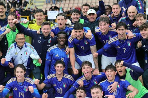Italy celebrates the victory at the end of the match during the UEFA Under-19 Championship 2026, Elite Round, match between Italy and Turkiye at Nicola Ceravolo Stadium, Italy  Copyright: xFrancescoxFarina IPAxSportx xipa-agency.netx xx IPA_73672687 IPA_Agency_IPA73672687