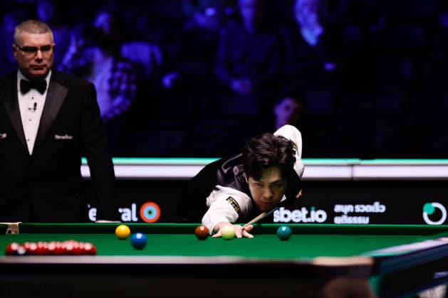 MANCHESTER, ENGLAND - MARCH 31: Thepchaiya Un-Nooh of Thailand plays a shot in the Round 1 match against Barry Hawkins of England on Day 2 of Sportsbet.io Tour Championship 2026 at the Manchester Central on March 31, 2026 in Manchester, England.  Copyright: xTaixChengzhex 111631953405