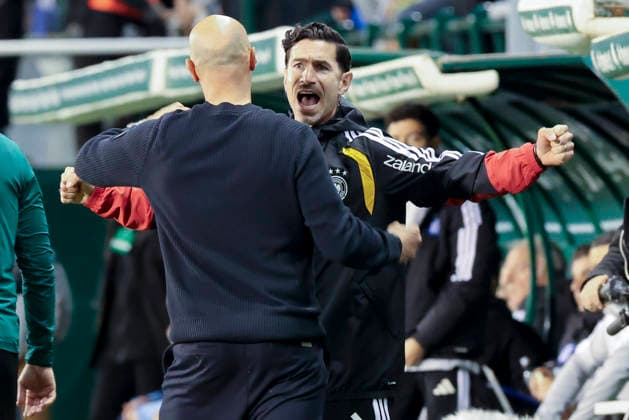 Bundestrainer Antonio Di Salvo (Germany) und Assistenztrainer Ovid Hajou (Germany) jubeln, UEFA U21, U 21 EURO 2027 Qualifier, Greece v Germany, Apostolos-Nikolaidis-Stadion am 31. March 2026 in Athens, Grichenland. (Foto von Marco Steinbrenner DeFodi Images) Bundestrainer Antonio Di Salvo (Germany) und Assistenztrainer Ovid Hajou (Germany) cheer, UEFA U21 EURO 2027 Qualifier, Greece v Germany, Apostolos-Nikolaidis-Stadium, March 31, 2026 in Athens, Greece. (Photo by Marco Steinbrenner DeFodi Images) - *** National coach Antonio Di Salvo Germany and assistant coach Ovid Hajou Germany cheer, UEFA U21 EURO 2027 Qualifier, Greece v Germany, Apostolos Nikolaidis Stadium on March 31, 2026 in Athens, Greece Photo by Marco Steinbrenner DeFodi Images National coach Antonio Di Salvo Germany and assistant coach Ovid Hajou Germany cheer, UEFA U21 EURO 2027 Qualifier, Greece v Germany, Apostolos Nikolaidis Stadium, March 31, 2026 in Athens, Greece Photo by Marco Steinbrenner DeFodi Images