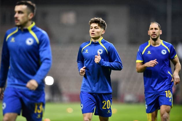 FIFA World Cup, WM, Weltmeisterschaft, Fussball 2026 European playoffs - Bosnia and Herzegovina vs Italy Esmir Bajraktarevic (C) of Bosnia and Herzegovina and teammates warm up before the FIFA World Cup 2026 European playoff match between Bosnia and Herzegovina and Italy in Zenica, Bosnia and Herzegovina, 31 March 2026. Zenica Bosnia And Herzegovina  Copyright: xNIDALxSALJICx