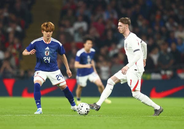 England v Japan, Fifa International Friendly, Länderspiel, Nationalmannschaft Wembley Stasdium , Wembley Stadium, London, UK - 31 03 2026 Cole Palmer of England is shadowed by Kaishu Sano of Japan London Wembley Stadium London GBR, UK NEWSPAPERS OUT Copyright: xMarkxGreenwoodx