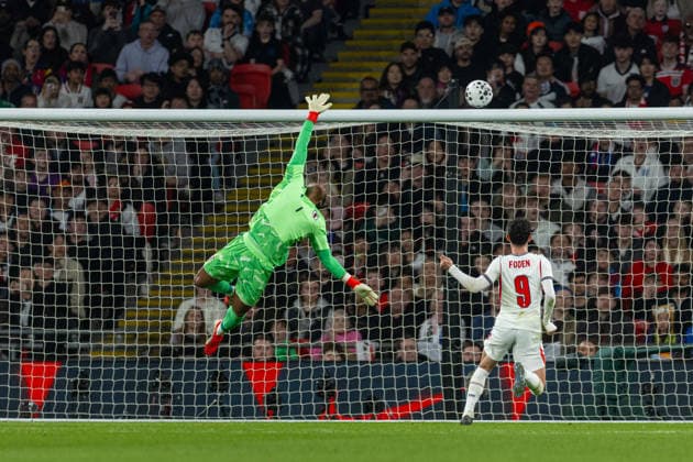 Football - International Friendly, Länderspiel, Nationalmannschaft - England v Japan LONDON, ENGLAND - Tuesday, March 31, 2026: Japan s goalkeeper Zion Suzuki makes a save during an International Friendly match between England and Japan at Wembley Stadium. (Photo by David Rawcliffe Propaganda) LONDON Wembley Stadium GREATER LONDON ENGLAND  Copyright: xDavidxRawcliffex P2026-03-31-England_Japan-76