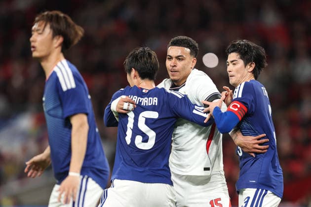 England v Japan 31 March 2026, London - International Friendly, Länderspiel, Nationalmannschaft Football - England v Japan - Morgan Rogers of England wrestles with Daichi Kamada of Japan and Shogo Taniguchi of Japan as the ball is played into the box - Photo: Charlotte Wilson Offside. London UK Copyright: xCharlottexWilsonx xOffsidexOffside