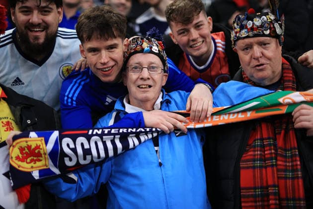 Football - International Friendly, Länderspiel, Nationalmannschaft - Ivory Coast v Scotland 31st March 2026 - International Friendly - Ivory Coast v Scotland - Scotland fans cheer on their team - Photo: Simon Stacpoole Offside. Liverpool UK *** Fußball Internationales Freundschaftsspiel Elfenbeinküste gegen Schottland 31. März 2026 Internationales Freundschaftsspiel Elfenbeinküste gegen Schottland Schottische Fans feuern ihre Mannschaft an Foto Simon Stacpoole Abseits Liverpool UK  Copyright: xSimonxStacpoolexOffside