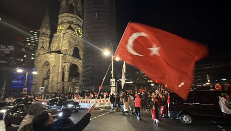 Celebrations held in Berlin? after Turkiye qualified for 2026 FIFA World Cup, WM, Weltmeisterschaft, Fussball ????? BERLIN, GERMANY - APRIL 1: People celebrate on the streets after Turkiye qualified for the 2026 FIFA World Cup by defeating Kosovo 1-0 away in the European qualifiers play-off final, in Berlin, Germany on April 1, 2026. Erbil Basay Anadolu Berlin Germany. Editorial use only. Please get in touch for any other usage.  Copyright: x2026xAnadoluxErbilxBasayx