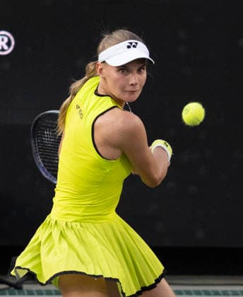 April 1, 2026: Dayana Yastremska (UKR) loses to Belinda Bencic (SUI) 6-2, 6-7, 6-3, at the Credit One Charleston Open being played at Credit One Staduim in Charleston, South Carolina, {USA} Ã‚ Tennisclix Charleston USA - ZUMAc04_ 20260401_zma_c04_033 Copyright: xLesliexBillmanx