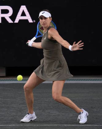 April 1, 2026: Dayana Yastremska (UKR) loses to Belinda Bencic (SUI) 6-2, 6-7, 6-3, at the Credit One Charleston Open being played at Credit One Staduim in Charleston, South Carolina, {USA} Tennisclix Charleston USA - ZUMAc04_ 20260401_zma_c04_036 Copyright: xLesliexBillmanx