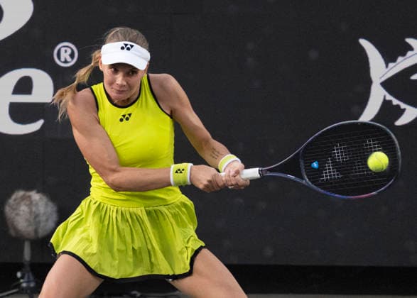 April 1, 2026: Dayana Yastremska (UKR) loses to Belinda Bencic (SUI) 6-2, 6-7, 6-3, at the Credit One Charleston Open being played at Credit One Staduim in Charleston, South Carolina, {USA} Ã‚ Tennisclix Charleston USA - ZUMAc04_ 20260401_zma_c04_038 Copyright: xLesliexBillmanx