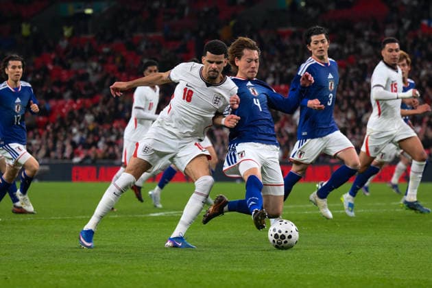 England v Japan International Friendly, Länderspiel, Nationalmannschaft Dominic Solanke of England and Ayumu Seko of Japan battle for the ball during the International Friendly match at Wembley Stadium, London 31 03 2026 UK Newspapers OUT Copyright: xMalcolmxFellx FIL-23206-0103