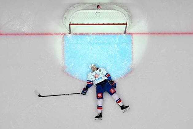 Russia Ice hockey, Eishockey Kontinental League CSKA - SKA 9135081 31.03.2026 SKA s Sergei Sapego lies on the ice during the Kontinental Hockey League 1 8 final play-off ice hockey match between CSKA Moscow and SKA St. Petersburg, in Moscow, Russia. Sergey Bobylev Sputnik Moscow Russia  Copyright: xSergeyxBobylevx