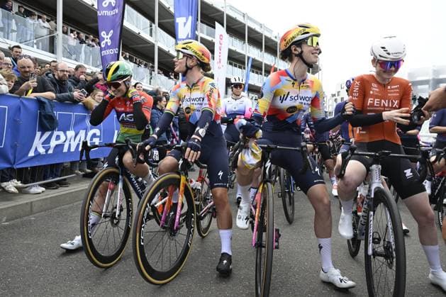 Mauritian Kim Le Court-Pienaar of AG Insurance-Soudal Team, Belgian Lotte Kopecky of SD Worx-Protime, Belgian Mischa Bredewold of SD Worx-Protime and Dutch Puck Pieterse of Fenix-Premier Tech pictured at the start of the women elite race of the Dwars Door Vlaanderen cycling event, 128,9km from Roeselare to Waregem, Wednesday 01 April 2026. TOM GOYVAERTS TomxGoyvaerts  x169503907x
