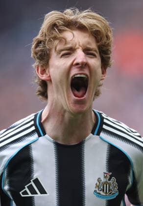 Newcastle United v Sunderland - Premier League Anthony Gordon of Newcastle United celebrates scoring their first goal during the Premier League match between Newcastle United and Sunderland at St James Park on March 22, 2026 in Newcastle upon Tyne, England. WARNING! This Photograph May Only Be Used For Newspaper And Or Magazine Editorial Purposes. May Not Be Used For Publications Involving 1 player, 1 Club Or 1 Competition Without Written Authorisation From Football DataCo Ltd. For Any Queries, Please Contact Football DataCo Ltd on +44 (0) 207 864 9121 Newcastle upon Tyne St. James Park England United Kingdom Copyright: xAllstarxPicturexLibraryxLtdx