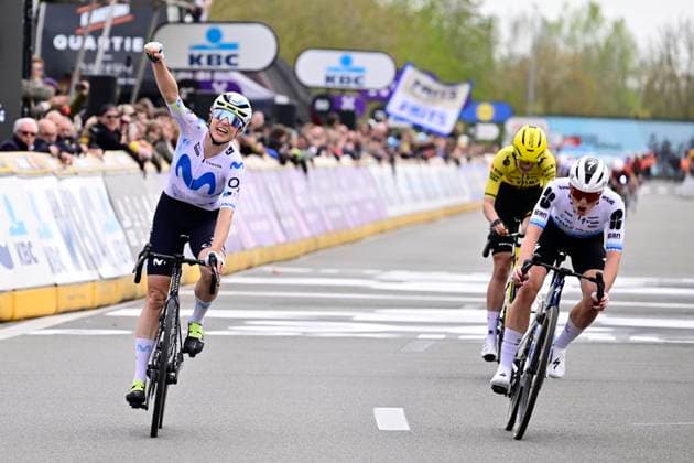 Dwars door Vlaanderen Women 2026 Cycling Race WAREGEM, BELGIUM - APRIL 01 : Reusser Marlen (SUI) of Movistar Team wins the sprint, second place for Vollering Demi (NED) of FDJ United - SUEZ, third place for Nooijen Lieke (NED) of Team Visma Lease a Bike during the 80th edition of Dwars door Vlaanderen Women an UCI Women s World Tour 1.WWT one day cycling road race for Men Elite of 128 km with start in Waregem and finish in Waregem on April 1, 2026 in Waregem, Belgium, 01 04 2026 ( Motordriver Serge Seynaeve - Waregem Belgium  Copyright: xJanxDexMeuleneirx