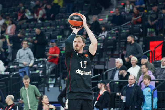 Andreas Obst (FC Bayern Basketball, 13) beim Aufwaermen, GER, FC Bayern Basketball vs. Fenerbahce Beko Istanbul, Basketball, Euroleague, 35. Spieltag, Saison 2025 2026, 01.04.2026, GER, FC Bayern Basketball vs. Fenerbahce Beko Istanbul, Basketball, Euroleague, 35. Spieltag, Saison 2025 2026, 01.04.2026 Muenchen Copyright: xEibner-Pressefoto JennixMaulx EP_JML