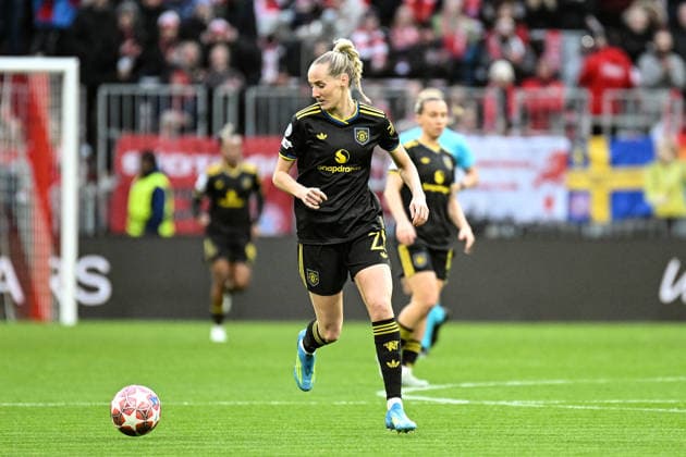 Fußball I Frauen I Saison 2025-2026 I Champions League I Viertelfinale I FC Bayern München - Manchester United, ManU I 01.04.2026 Millie Turner (21, Manchester United) mit Ball Freisteller, Nahaufnahme, Porträt, Portrait, Einzelfoto, Einzelbild, Körper München Allianz-Arena (Werner-Heisenberg-Allee 25) Bayern Deutschland Copyright: xLobeca InesxHähnelx