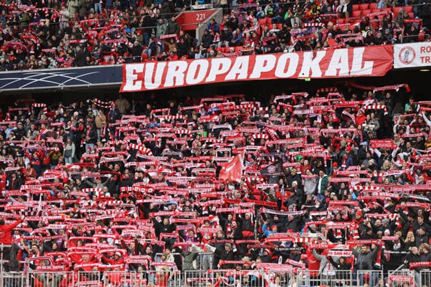Fans , FC Bayern München Manchester United, ManU Frauen , Viertelfinale , Women Champions League , Fußball , in den Allianz Arena Stadion , in München , Bayern , Deutschland. April 01 , 2026 . Photo by: Davide Elias IPA Photo Pressefoto DENL Copyright: xDavidexEliasx