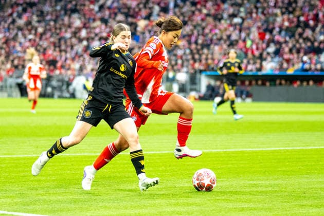 Momoko Tanikawa 18 (FC Bayern Muenchen), FC Bayern Frauen - Manchester United, ManU Fussball, Champions League Viertelfinale Rueckspiel, 01.04.2026 DFB regulations prohibit any use of photographs as image sequences and or quasi-video Muenchen Bayern Deutschland