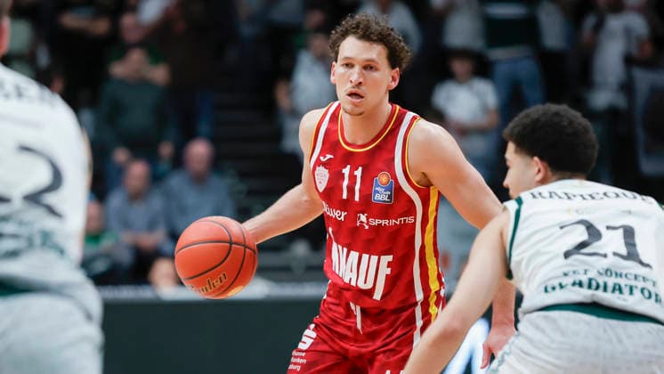 Im Bild: Brae Ivey (Wuerzburg Baskets, 11) am Ball 01.04.2026, VET-CONCEPT Gladiators Trier - Fitness First Wuerzburg Baskets, easyCredit BBL, 27. Spieltag, Deutschland, Trier, SWT-Arena, Copyright: HMBxMedia xJulienxBecker