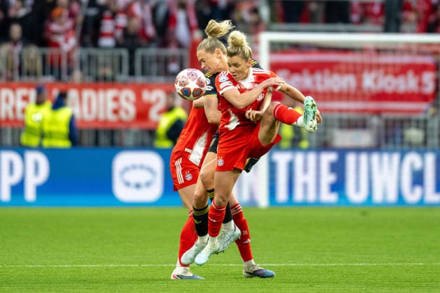 Linda Dallmann 10 (FC Bayern Muenchen), FC Bayern Frauen - Manchester United, ManU Fussball, Champions League Viertelfinale Rueckspiel, 01.04.2026 DFB regulations prohibit any use of photographs as image sequences and or quasi-video Muenchen Bayern Deutschland