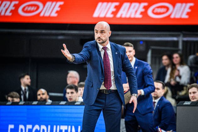 Neu Ulm, Deutschland, 01.04.26: Head Coach Milenko Bogicevic (Syntainics MBC) gestikuliert, gestik waehrend des Basketball Bundesliga Spiels zwischen ratiopharm ulm vs Syntainics MBC in der ratiopharm Arena am 01. April 2026 in Neu Ulm, Deutschland. (Foto von Harry Langer DeFodi Images) ratiopharm Arena, Germany, 01.04.26: Head Coach Milenko Bogicevic (Syntainics MBC) gestures during the Basketball Bundesliga match between ratiopharm ulm vs Syntainics MBC at Neu Ulm on April 1, 2026 in ratiopharm Arena, Germany. (Photo by Harry Langer DeFodi Images) (Photo by Harry Langer DeFodi Images) -