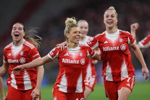 GER, München, Bayern München vs Manchester United, ManU Women s Champions League, Fussball, UEFA, Spielzeit 2025 2026, Allianz Arena, Viertelfinale, Rückspiel im Bild v.l.: Linda Dallmann (Bayern München 10), Giulia Gwinn (Bayern München 7), 2:1, Tor, Freude, Jubel und Emotion, goal scored DFB DFL REGULATIONS PROHIBIT ANY USE OF PHOTOGRAPHS AS IMAGE SEQUENCES AND OR QUASI-VIDEO, 01.04.2026 Copyright: HMBxMedia HendrikxHamelau