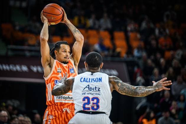 Neu Ulm, Deutschland, 01.04.26: Nelson Weidemann (ratiopharm ulm) und Charles Callison (Syntainics MBC) im Zweikampf waehrend des Basketball Bundesliga Spiels zwischen ratiopharm ulm vs Syntainics MBC in der ratiopharm Arena am 01. April 2026 in Neu Ulm, Deutschland. (Foto von Harry Langer DeFodi Images) ratiopharm Arena, Germany, 01.04.26: Nelson Weidemann (ratiopharm ulm) und Charles Callison (Syntainics MBC) battle for the ball during the Basketball Bundesliga match between ratiopharm ulm vs Syntainics MBC at Neu Ulm on April 1, 2026 in ratiopharm Arena, Germany. (Photo by Harry Langer DeFodi Images) (Photo by Harry Langer DeFodi Images) -