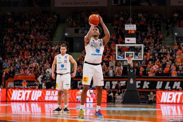 easyCredit BBL: Ratiopharm Ulm vs. Syntainics MBC; 01.04.2026 Ulm, GERMANY - 01. April 2026: Mika Siegert (Syntainics MBC, 6) beim Freiwurf während dem Spiel zwischen der Ratiopharm Ulm und den Syntainics MBC am 27. Spieltag der easyCredit BBL in der ratiopharm Arena Ulm. Copyright: xBEAUTIFULxSPORTS Steinx