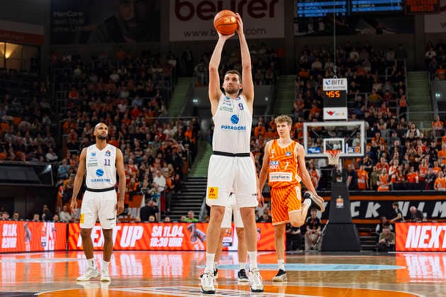 easyCredit BBL: Ratiopharm Ulm vs. Syntainics MBC; 01.04.2026 Ulm, GERMANY - 01. April 2026: K. Nikic (Syntainics MBC, 9) beim Freiwurf während dem Spiel zwischen der Ratiopharm Ulm und den Syntainics MBC am 27. Spieltag der easyCredit BBL in der ratiopharm Arena Ulm. Copyright: xBEAUTIFULxSPORTS Steinx