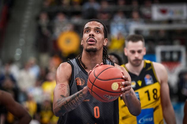 Kevin Yebo (Niners Chemnitz, 00) GER, MHP Riesen Ludwigsburg vs. Niners Chemnitz, Basketball Bundesliga, easycredit BBL, 27. Spieltag, Spielzeit 2025 2026, 01.04.2026 GER, MHP Riesen Ludwigsburg vs. Niners Chemnitz, Basketball Bundesliga, easycredit BBL, 27. Spieltag, Spielzeit 2025 2026, 01.04.2026 Ludwigsburg Copyright: xSandyxDinkelackerx EP_SDR