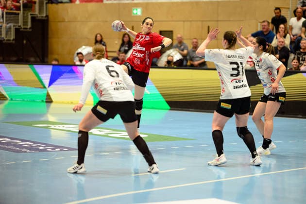 Kelly de Abreu Rosa (Thueringer HC, 77), Laura Szabo (BSV Sachsen Zwickau, 06), Victoria Hasselbusch (BSV Sachsen Zwickau, 31), Kaho Nakayama (BSV Sachsen Zwickau, 59) GER, Thueringer HC gegen BSV Sachsen Zwickau, Handball, Alsco Handball Bundesliga Frauen, 20. Spieltag, Saison 2025 2026, 01.04.2026 GER, Thueringer HC gegen BSV Sachsen Zwickau, Handball, Alsco Handball Bundesliga Frauen, 20. Spieltag, Saison 2025 2026, 01.04.2026 Bad Langensalza Copyright: xEibner-Pressefoto MartinxHerbstx EP_MHT