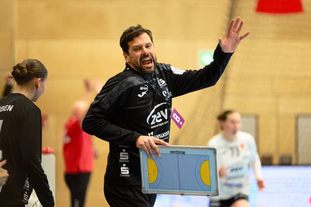 Norman Rentsch (BSV Sachsen Zwickau, Trainer) ausser sich. GER, Thueringer HC gegen BSV Sachsen Zwickau, Handball, Alsco Handball Bundesliga Frauen, 20. Spieltag, Saison 2025 2026, 01.04.2026 GER, Thueringer HC gegen BSV Sachsen Zwickau, Handball, Alsco Handball Bundesliga Frauen, 20. Spieltag, Saison 2025 2026, 01.04.2026 Bad Langensalza Copyright: xEibner-Pressefoto MartinxHerbstx EP_MHT