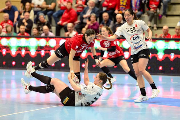 Kelly de Abreu Rosa (Thueringer HC, 77), Laura Szabo (BSV Sachsen Zwickau, 06), Victoria Hasselbusch (BSV Sachsen Zwickau, 31), Kaho Nakayama (BSV Sachsen Zwickau, 59) GER, Thueringer HC gegen BSV Sachsen Zwickau, Handball, Alsco Handball Bundesliga Frauen, 20. Spieltag, Saison 2025 2026, 01.04.2026 GER, Thueringer HC gegen BSV Sachsen Zwickau, Handball, Alsco Handball Bundesliga Frauen, 20. Spieltag, Saison 2025 2026, 01.04.2026 Bad Langensalza Copyright: xEibner-Pressefoto MartinxHerbstx EP_MHT