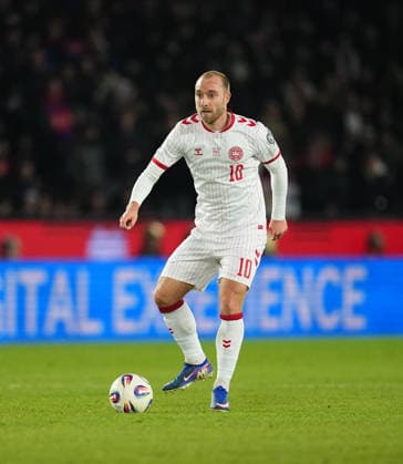 Christian Eriksen (Denmark) controls the ball during Czechia and Denmark, Final FIFA World Cup, WM, Weltmeisterschaft, Fussball Qualification, at epet ARENA Stadium, Prague, Czechia on March 31, 2026. Thor Wegner DeFodi Images. (Photo by DeFodi Images) - *** Christian Eriksen Denmark controls the ball during Czechia and Denmark, Final FIFA World Cup Qualification, at epet ARENA Stadium, Prague, Czechia on March 31, 2026 Thor Wegner DeFodi Images Photo by DeFodi Images
