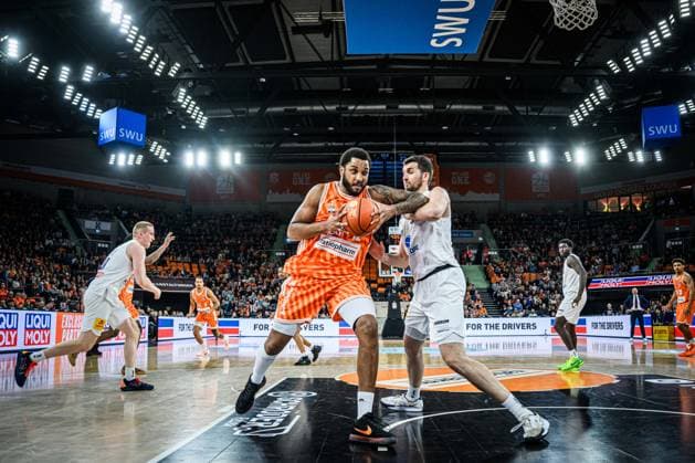 Neu Ulm, Deutschland, 01.04.26: Joel Soriano (ratiopharm ulm) im Zweikampf waehrend des Basketball Bundesliga Spiels zwischen ratiopharm ulm vs Syntainics MBC in der ratiopharm Arena am 01. April 2026 in Neu Ulm, Deutschland. (Foto von Harry Langer DeFodi Images) ratiopharm Arena, Germany, 01.04.26: Joel Soriano (ratiopharm ulm) battle for the ball during the Basketball Bundesliga match between ratiopharm ulm vs Syntainics MBC at Neu Ulm on April 1, 2026 in ratiopharm Arena, Germany. (Photo by Harry Langer DeFodi Images) (Photo by Harry Langer DeFodi Images) -