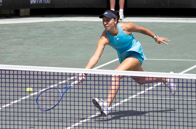 April 1, 2026: Jessica Pegula (USA) and Yulia Putintseva (KAZ) split the first two sets 6-4, 4-6 at the Credit One Charleston Open being played at Credit One Staduim in Charleston, South Carolina USA Ã‚ Tennisclix Charleston USA - ZUMAc04_ 20260401_zma_c04_076 Copyright: xLesliexBillmanx