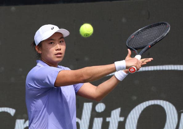 April 1, 2026, Charleston, South Carolina, USA: JANICE TJEN of Indonesia during the match against M. Kessler of USA in second round of tennis tournament WTA, Tennis Damen 500 Charleston Open. Janice Tien lost 2:6, 1:6. Charleston USA - ZUMAc278 20260401_zsp_c278_014 Copyright: xMarcinxCholewinskix