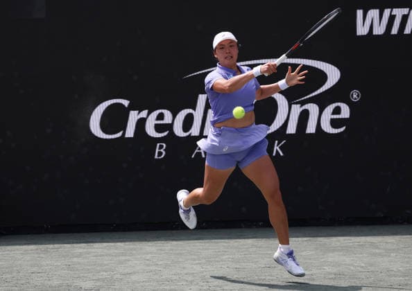 April 1, 2026, Charleston, South Carolina, USA: JANICE TJEN of Indonesia during the match against M. Kessler of USA in second round of tennis tournament WTA, Tennis Damen 500 Charleston Open. Janice Tien lost 2:6, 1:6. Charleston Open 2026 - Janice Tien 2:6, 1:6  - ZUMAc278 20260401_zsp_c278_015 Copyright: xMarcinxCholewinskix