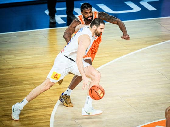 Neu Ulm, Deutschland, 01.04.26: Nemanja Djurisic (Syntainics MBC) und Malik Osborne (ratiopharm ulm) im Zweikampf waehrend des Basketball Bundesliga Spiels zwischen ratiopharm ulm vs Syntainics MBC in der ratiopharm Arena am 01. April 2026 in Neu Ulm, Deutschland. (Foto von Harry Langer DeFodi Images) ratiopharm Arena, Germany, 01.04.26: Nemanja Djurisic (Syntainics MBC) und Malik Osborne (ratiopharm ulm) battle for the ball during the Basketball Bundesliga match between ratiopharm ulm vs Syntainics MBC at Neu Ulm on April 1, 2026 in ratiopharm Arena, Germany. (Photo by Harry Langer DeFodi Images) (Photo by Harry Langer DeFodi Images) -