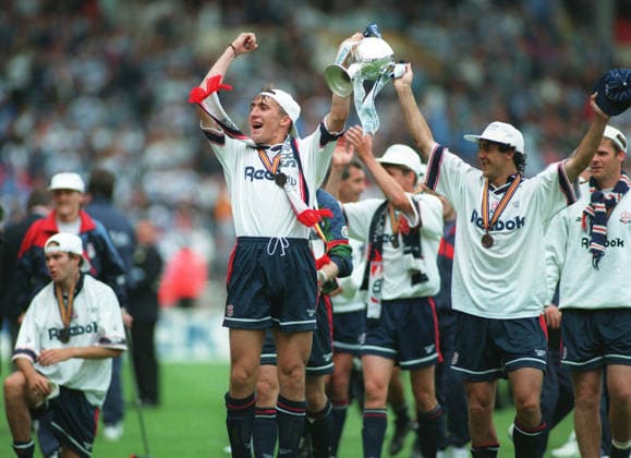 Bolton Wanderers V Reading, Division One Play Off Final Alan Stubbs of Bolton Wanderers celebrates with Team-mates after the Division One Play Off Final match between Bolton Wanderers and Reading at Wembley Stadium on May 29, 1995 in London, England. London Wembley Stadium England United Kingdom Copyright: xAllstarxPicturexLibraryxLtdx