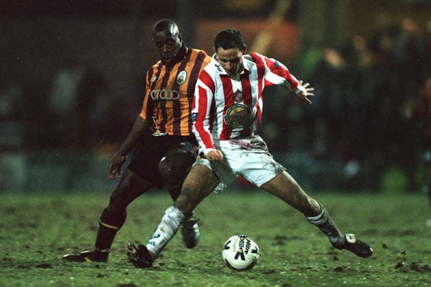 Bradford City V Sunderland, League Division One Allan Johnston of Sunderland and Jamie Lawrence of Bradford City challenge during the League Division One match between Bradford City and Sunderland at Valley Parade on March 9, 1999 in Bradford, England. Bradford Valley Parade England United Kingdom Copyright: xAllstarxPicturexLibraryxLtdx