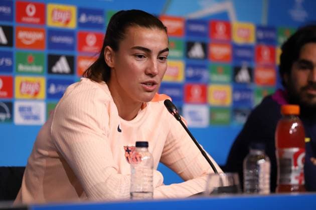 April 1, 2026, Sabadell, Barcelona, Spain: Barcelona Spain 01.04.2026 Patri Guijarro FC Barcelona, Barca speak during the prior training UEFA Womens Champions League between FC Barcelona and Real Madrid at Camp Nou on 01 April 2026 in Barcelona. Sabadell Spain - ZUMAu50_ 20260401_zsp_u50_052 Copyright: xXavixUrgelesx