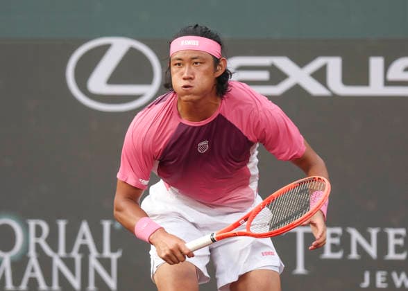 HOUSTON, TX - APRIL 01: Zhizhen Zhang (CHN) in action n the singles round of 16 match at the Men™s Clay Court Championship on April 1, 2026 at River Oaks Country Club in Houston, TX. (Photo by Leslie Plaza Johnson Icon Sportswire) TENNIS: APR 01 US Men s Clay Court Championship EDITORIAL USE ONLY Icon260401145