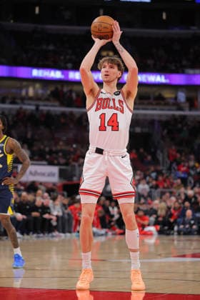CHICAGO, IL - APRIL 01: Matas Buzelis 14 of the Chicago Bulls shoots a free throw during the first half against the Indiana Pacers on April 1, 2026 at the United Center in Chicago, Illinois. (Photo by Melissa Tamez Icon Sportswire) NBA, Basketball Herren, USA APR 01 Indiana Pacers at Chicago Bulls EDITORIAL USE ONLY Icon260401003