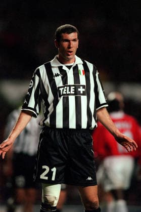Manchester United, ManU V Juventus, Champions League Semi Final Zinedine Zidane of Juventus in action during the Champions League Semi Final match between Manchester United and Juventus at Old Trafford on April 7, 1999 in Manchester, England. Manchester Old Trafford England United Kingdom Copyright: xAllstarxPicturexLibraryxLtdx