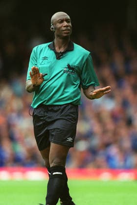 Leicester City V Liverpool, Premier League Uriah Rennie Football Referee in action during the Premier League match between Leicester City and Liverpool at Filbert Street on September 18, 1999 in Leicester, England. Leicester Filbert Street England United Kingdom Copyright: xAllstarxPicturexLibraryxLtdx