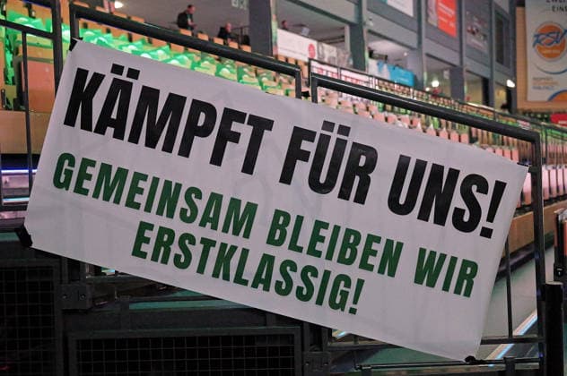 02.04.2026, xovx, Handball Daikin Handball Bundesliga, HSG Wetzlar - TVB Stuttgart Spruchband der Fans der HSG Wetzlar an die Mannschaft vor dem Spiel gegen den TVB Stuttgart Wetzlar Buderus-Arena Hessen Deutschland (DE)