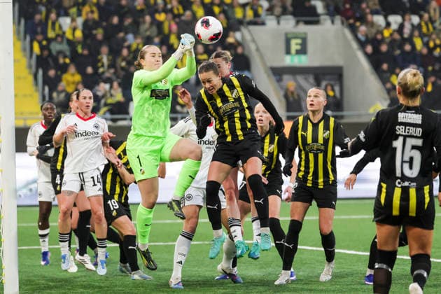 GOTHENBURG, SWEDEN 20260402 Häcken goalkeeper Fanney Birkisdottir saves during Thursday s semi-final in the European Cup between BK Häcken and Eintracht Frankfurt at the Nordic Wellness arena (Hisingen Arena). GÖTEBORG SWEDEN x9200x