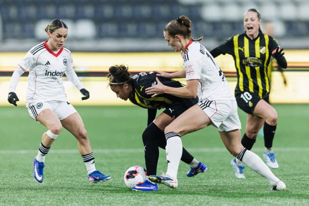 260402 Felicia Schröder of Häcken and Marthine ostenstad of Eintracht Frankfurt during the UEFA Women s Europa Cup semifinal between Häcken and Eintracht Frankfurt on April 2, 2026 in Gothenburg. Photo: Michael Erichsen BILDBYRAN COP 89 MI0962 fotboll football soccer fotball europa cup häcken eintracht frankfurt uefa womens europa cup dam bbeng semifinal Copyright: MICHAELxERICHSEN BB260402MI016