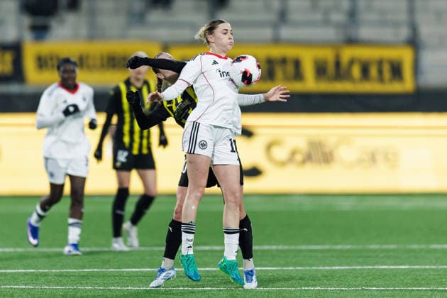 260402 Laura Freigang of Eintracht Frankfurt and Anna Anvegard of Häcken during the UEFA Women s Europa Cup semifinal between Häcken and Eintracht Frankfurt on April 2, 2026 in Gothenburg. Photo: Michael Erichsen BILDBYRAN COP 89 MI0962 fotboll football soccer fotball europa cup häcken eintracht frankfurt uefa womens europa cup dam bbeng semifinal Copyright: MICHAELxERICHSEN BB260402MI020